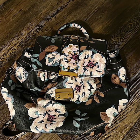 Flower Backpack - Picture 1 of 2